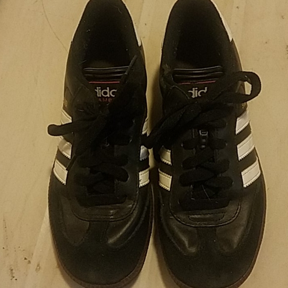 Adidas shoes - Picture 1 of 3